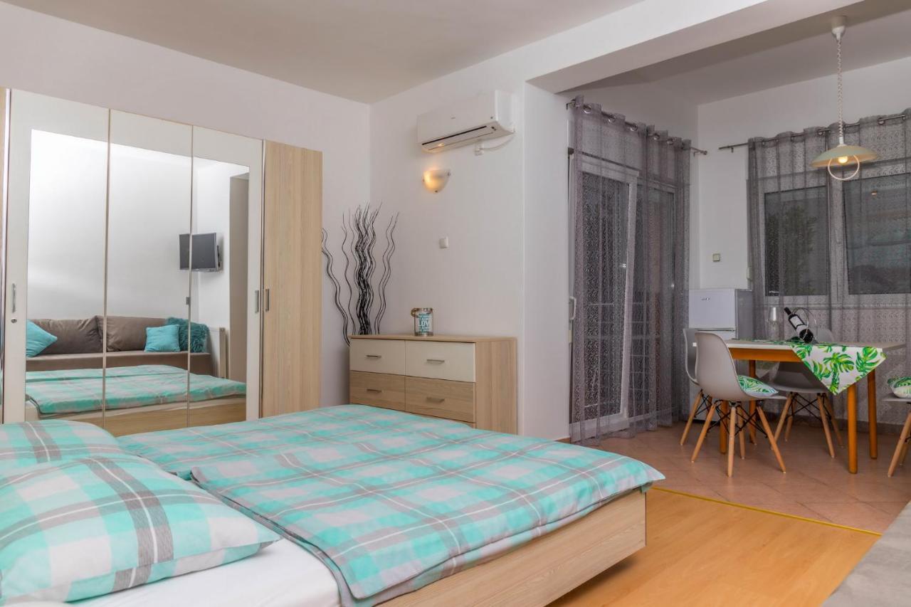 Apartments Zorica Dramalj Exterior photo